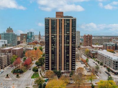 929 North Astor STREET UNIT 906