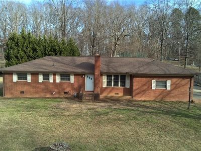 19 Colonial Dr
