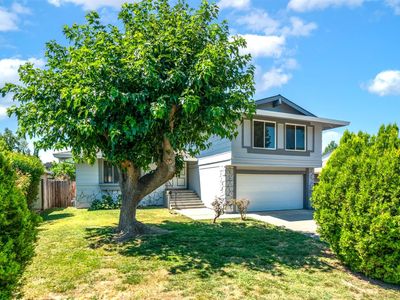 924 Regatta Dr