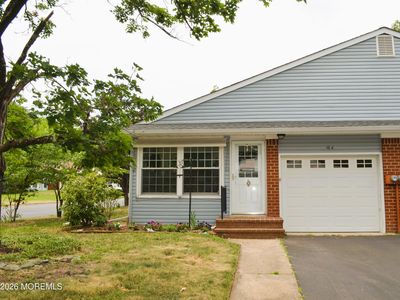 10 A Crocus Lane