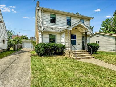 130 E 192nd St