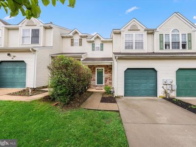 952 Glackens Ln