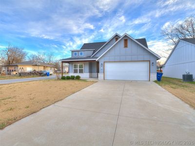 Property at 401 W Harrison St, Chouteau, OK
