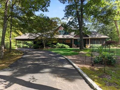10 Pinecrest Rd