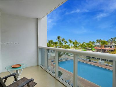 10275 Collins Ave APT 315