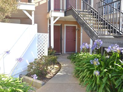2475 Village Grn