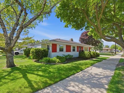 3520 Knoll PLACE