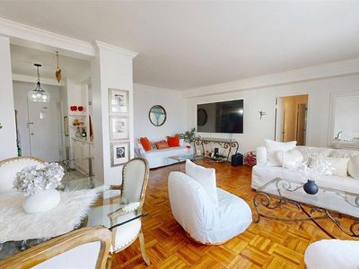 3 Fordham Hill Oval APT 8B