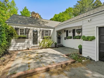 194 W Neck Road