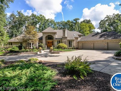 9673 Cross Creek Dr