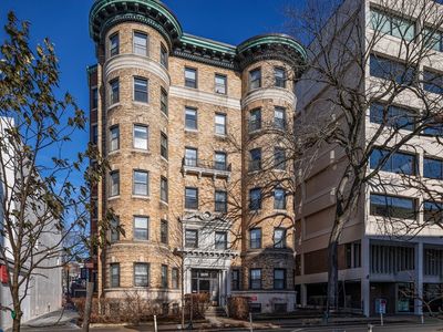 1039 Massachusetts Ave