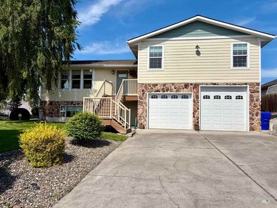 2502 Seaport Dr
