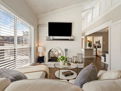 5916 Sandhurst Ln APT 225