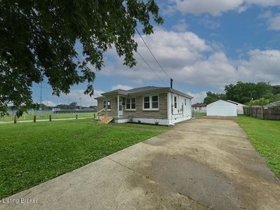 10301 Meadowview Dr
