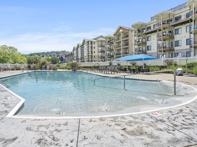250 Lakewood Drive #6209
