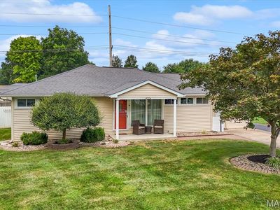 2445 Woodlawn Ave