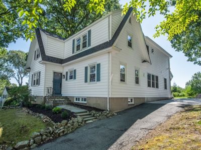 92 Hillcrest Ave