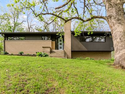 32 Circle Dr