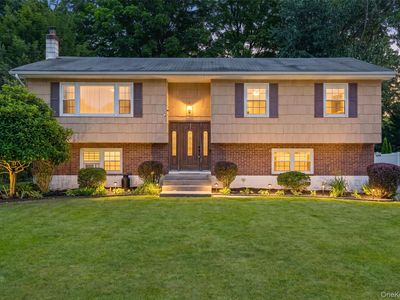 121 Village Common
