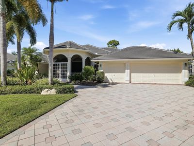 Property at 533 Cypress Green Circle, Wellington, FL