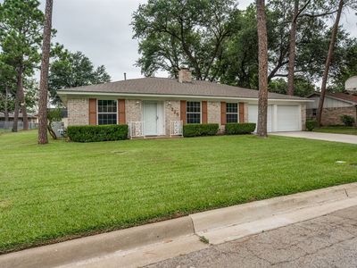 225 Glenn Dr