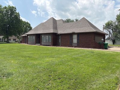 914 Country Club Dr
