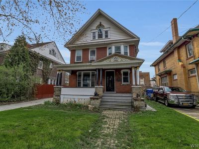 699 Chilton Ave
