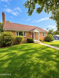321 E Highland Ave