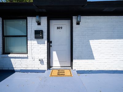809 & 807 W Broadus Ave