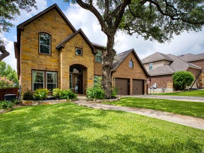 8810 WOODLAND BND