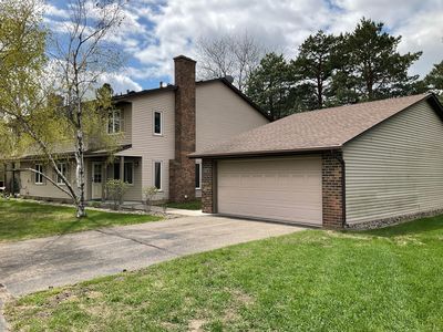 4711 Lund Point