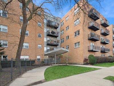 2501 W Bryn Mawr Ave APT 305