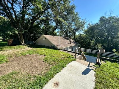 568 Lawnridge Ave SE