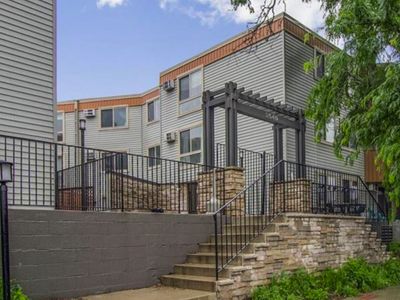 3540 Hennepin Ave APT 202