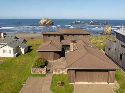 1950 Beach Loop Dr SW