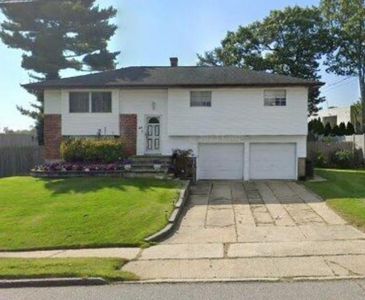 Property at 46 Sunburst Drive, Deer Park, NY