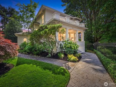 1111 Bellevue Place E