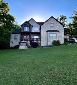 652 Vaughan Rd