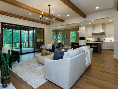 232 Forest Hill Dr