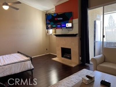 5325 Newcastle Ave Unit 330