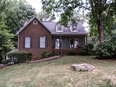 7947 Lakeview Dr
