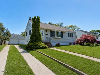 624 S Manetta Drive
