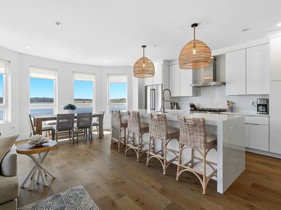 60 Newbury St #1