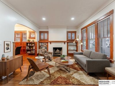 2870 Newport Ave