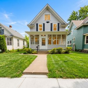 454 Herschel St