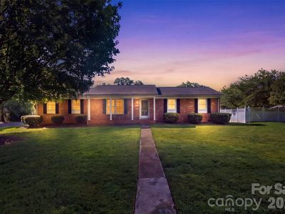 2311 Shaw Ave