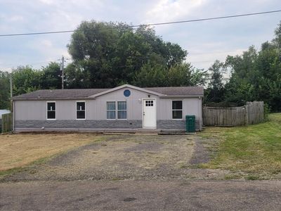 602 Ratz St
