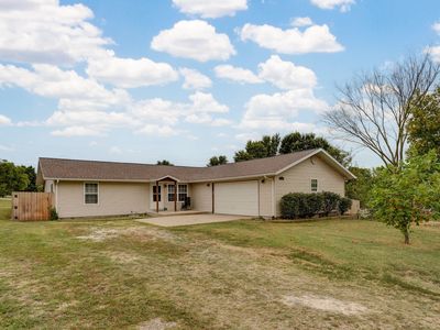 1422 W Commercial Street