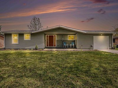 5806 Highland Dr