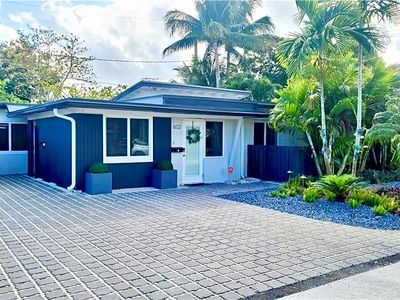 602 NE 27th St, #1-2